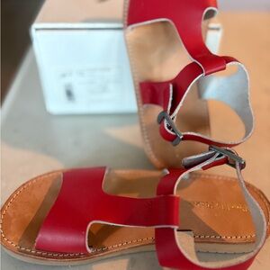 Freshly Picked Size 12 Malibu Sandals